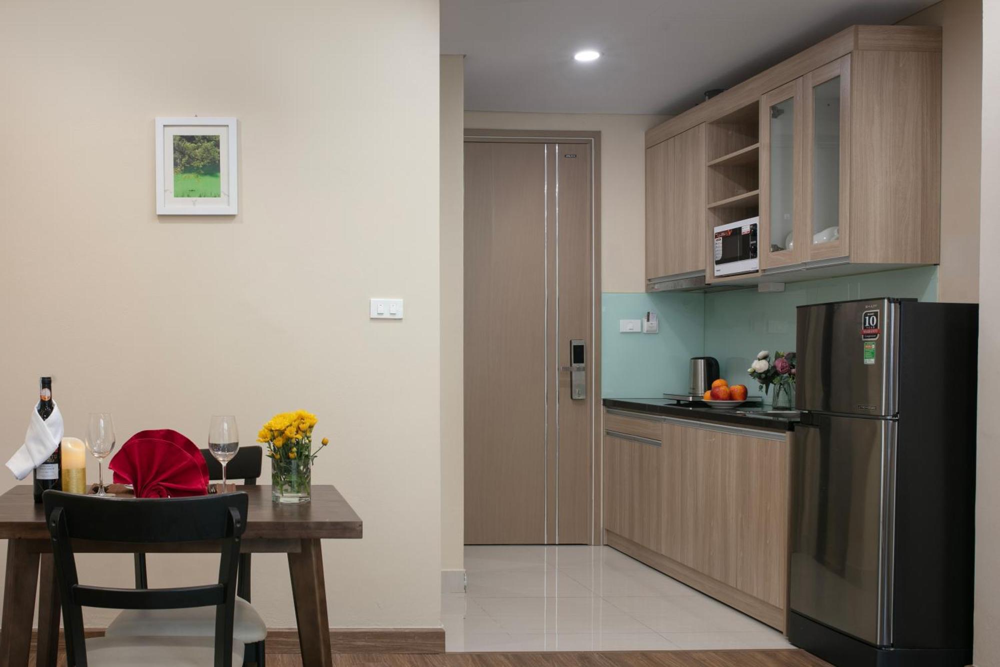 Hb Serviced Apartment - Lac Long Quan Hanoi Bagian luar foto